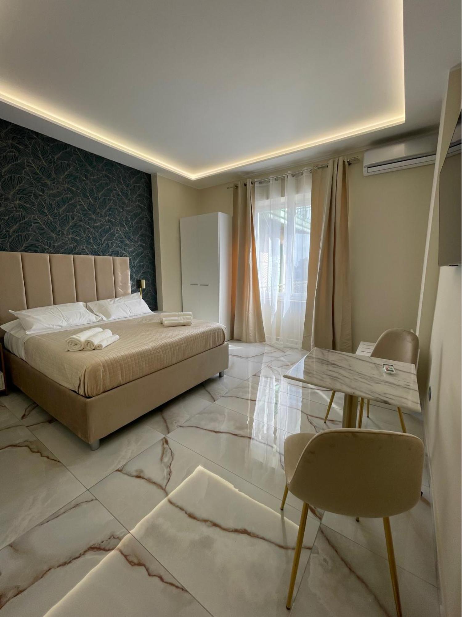Napoli Central Suites エクステリア 写真