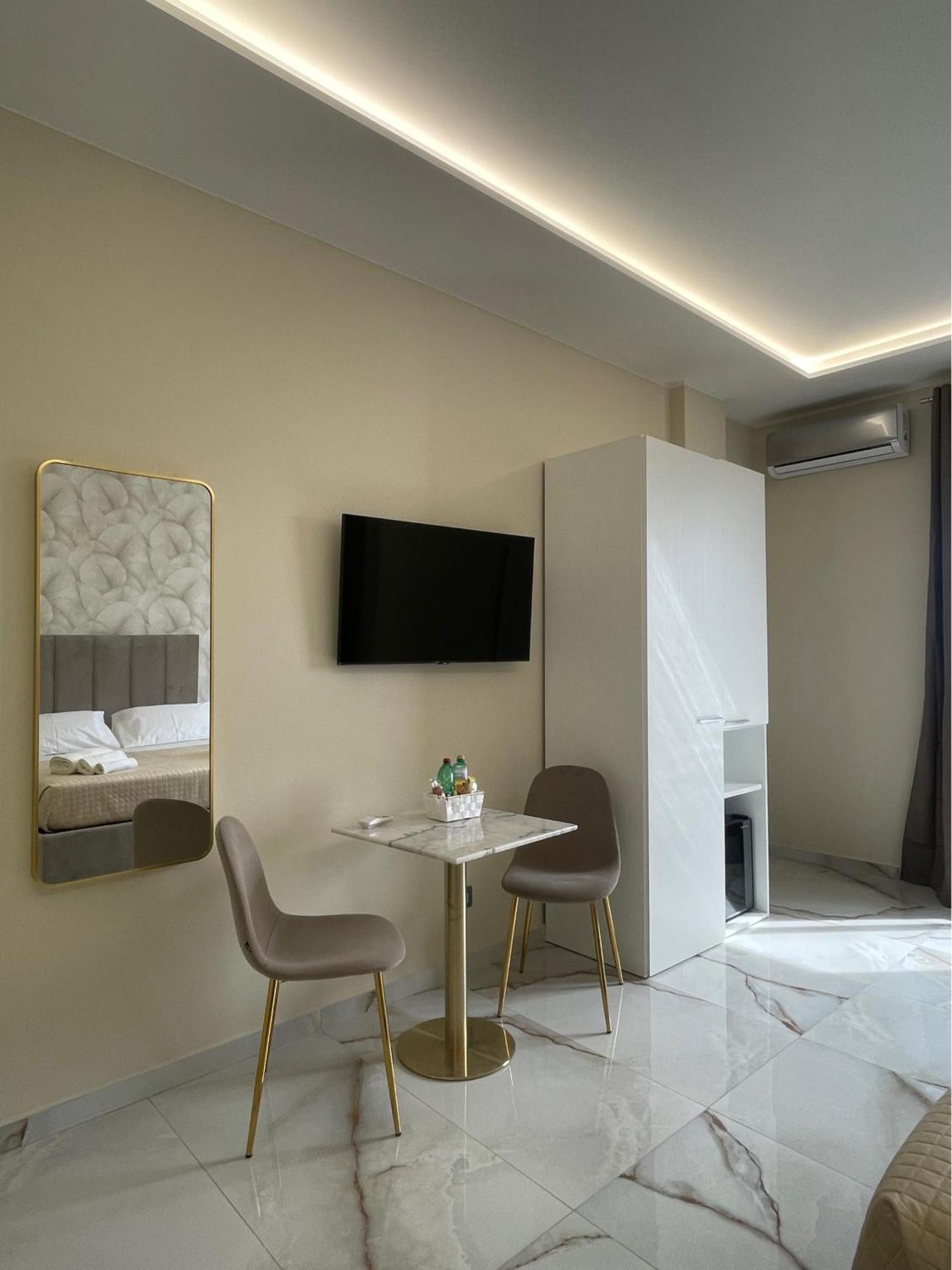 Napoli Central Suites エクステリア 写真