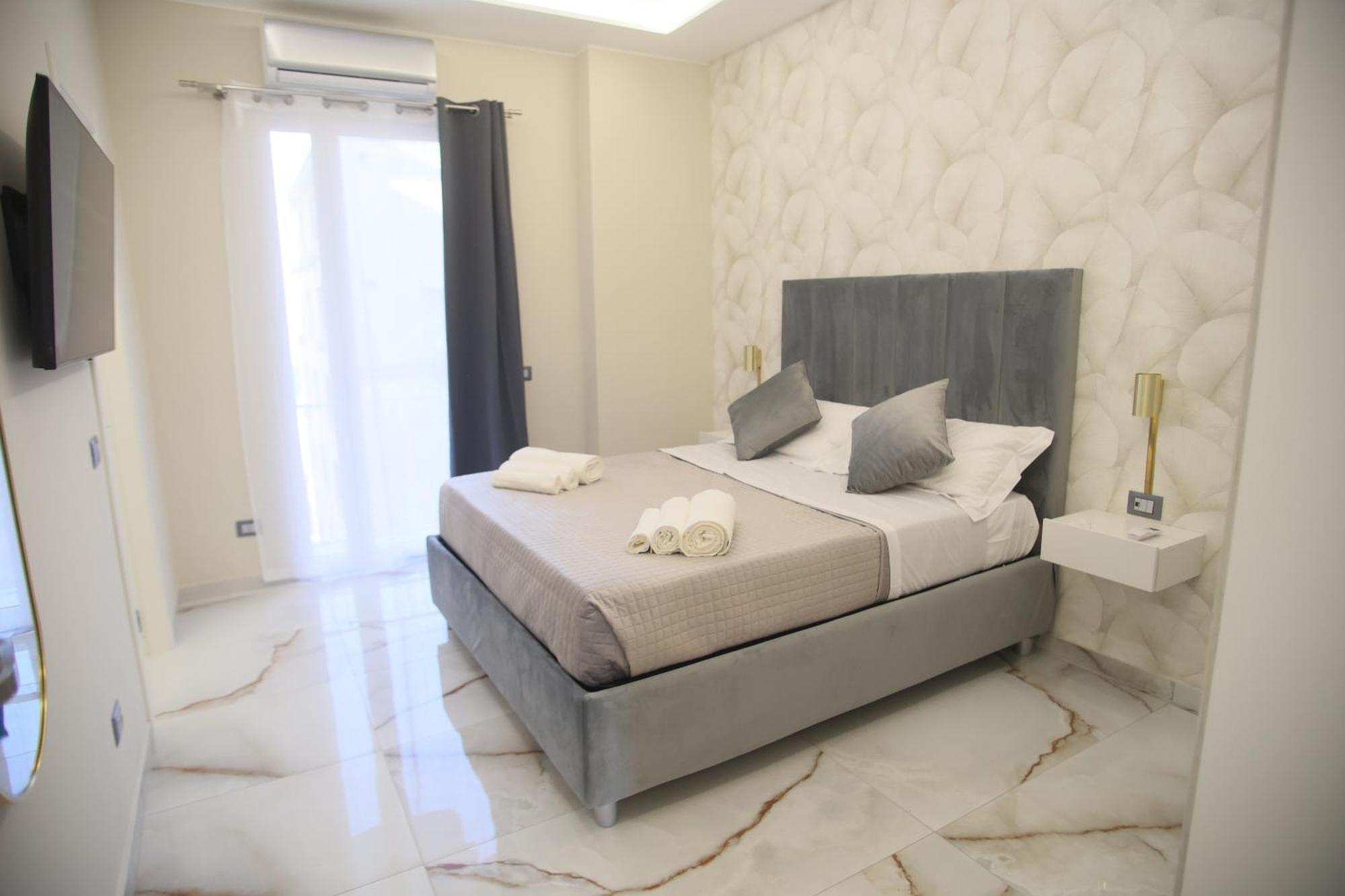 Napoli Central Suites エクステリア 写真